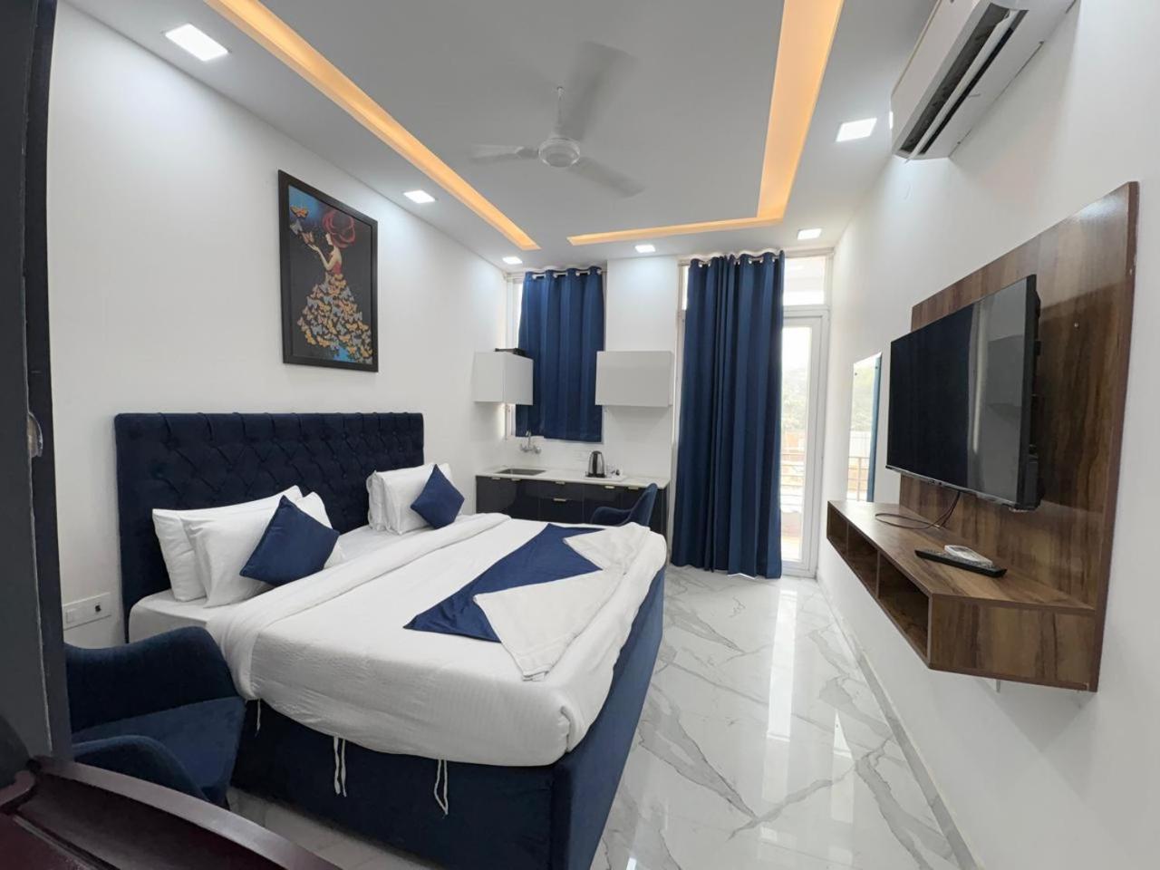 Pacific Inn Eco Central Γκουργκάον Εξωτερικό φωτογραφία