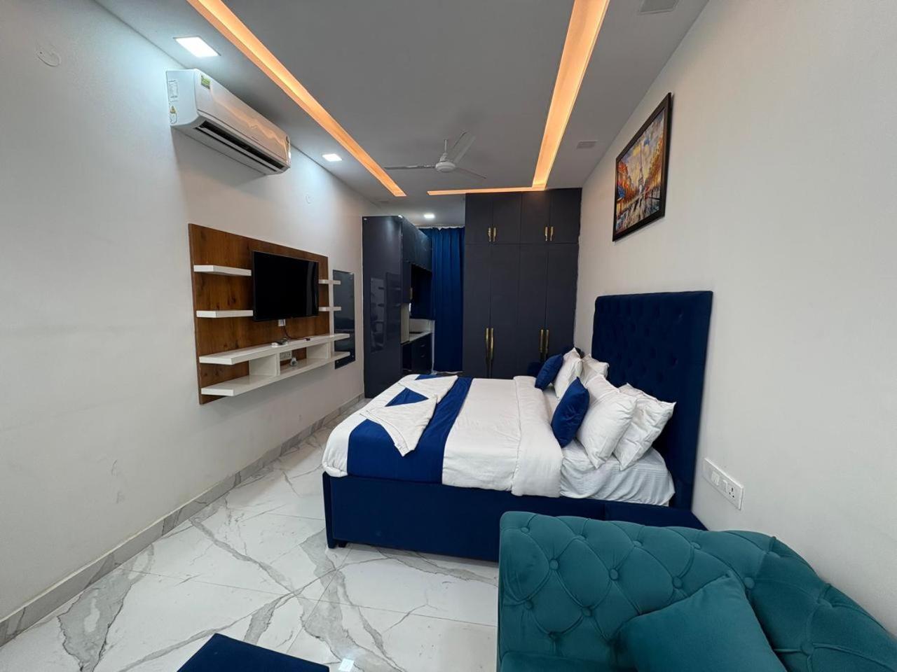 Pacific Inn Eco Central Γκουργκάον Εξωτερικό φωτογραφία