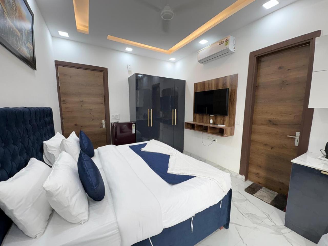 Pacific Inn Eco Central Γκουργκάον Εξωτερικό φωτογραφία