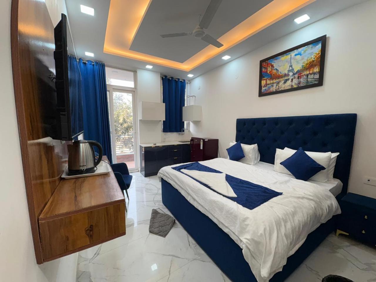 Pacific Inn Eco Central Γκουργκάον Εξωτερικό φωτογραφία