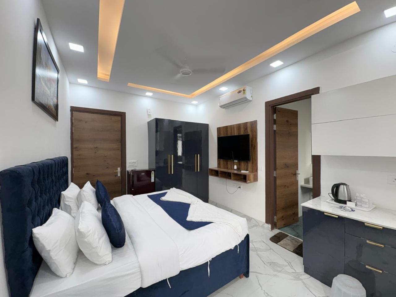 Pacific Inn Eco Central Γκουργκάον Εξωτερικό φωτογραφία