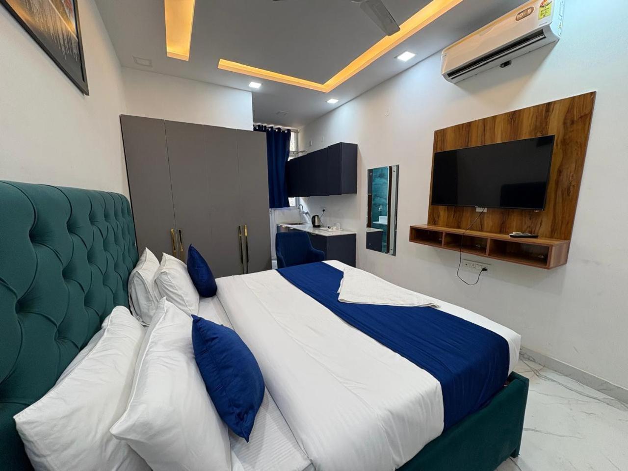 Pacific Inn Eco Central Γκουργκάον Εξωτερικό φωτογραφία