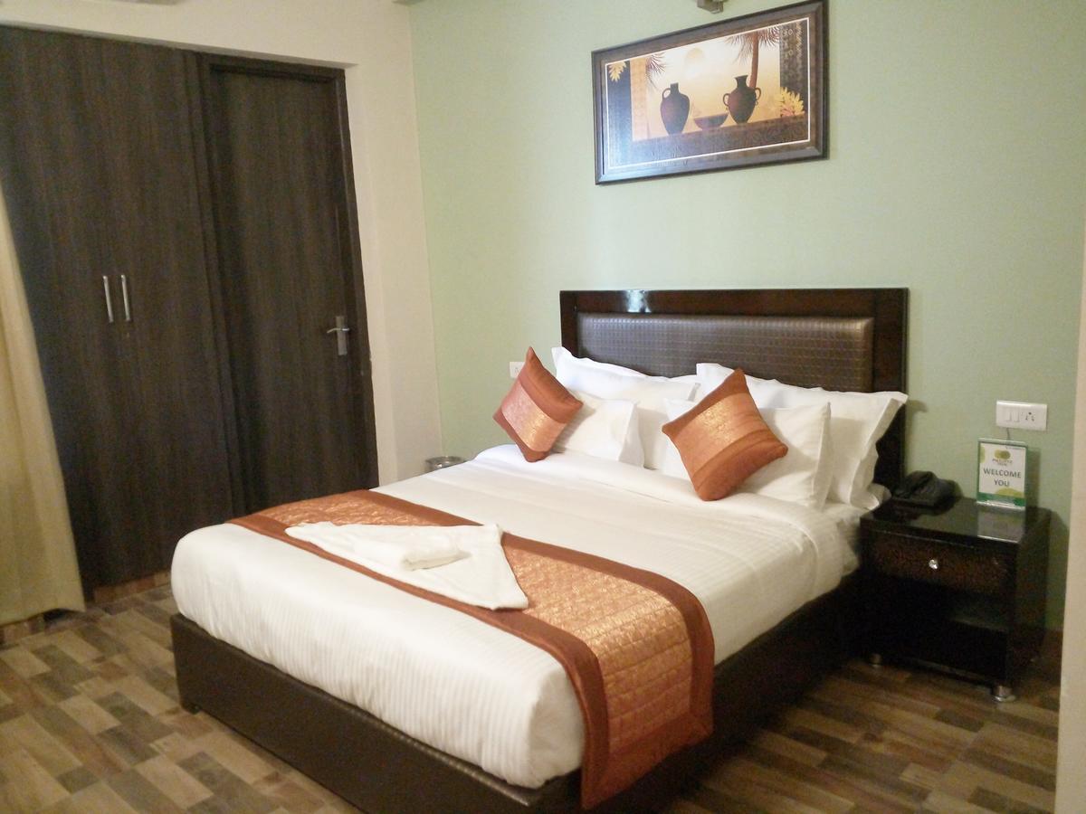 Pacific Inn Eco Central Γκουργκάον Εξωτερικό φωτογραφία